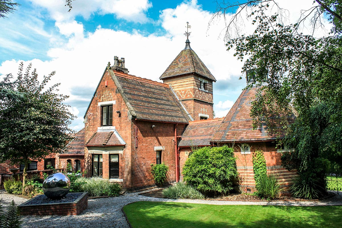 Heritage Bespoke Time Architects in Newark-on-Trent