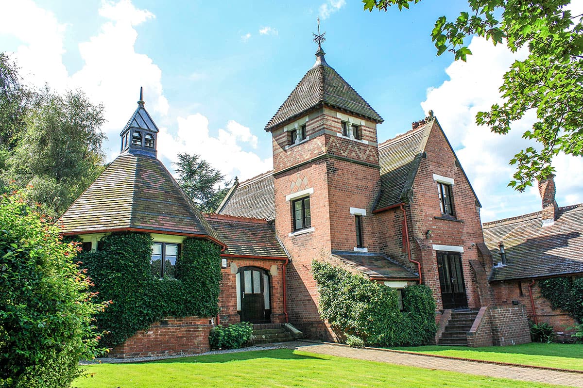Heritage Bespoke Time Architects in Sheffield